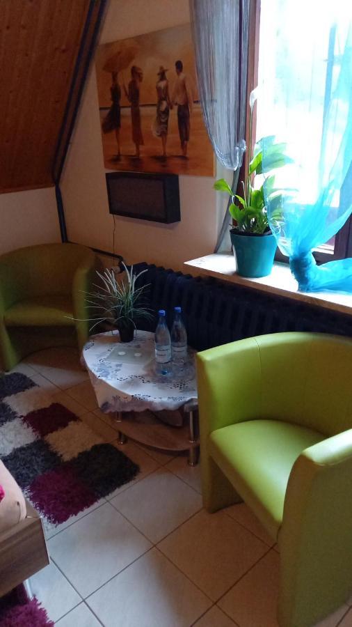 Monteurwohnung Aroba Fehrenbach Bagian luar foto